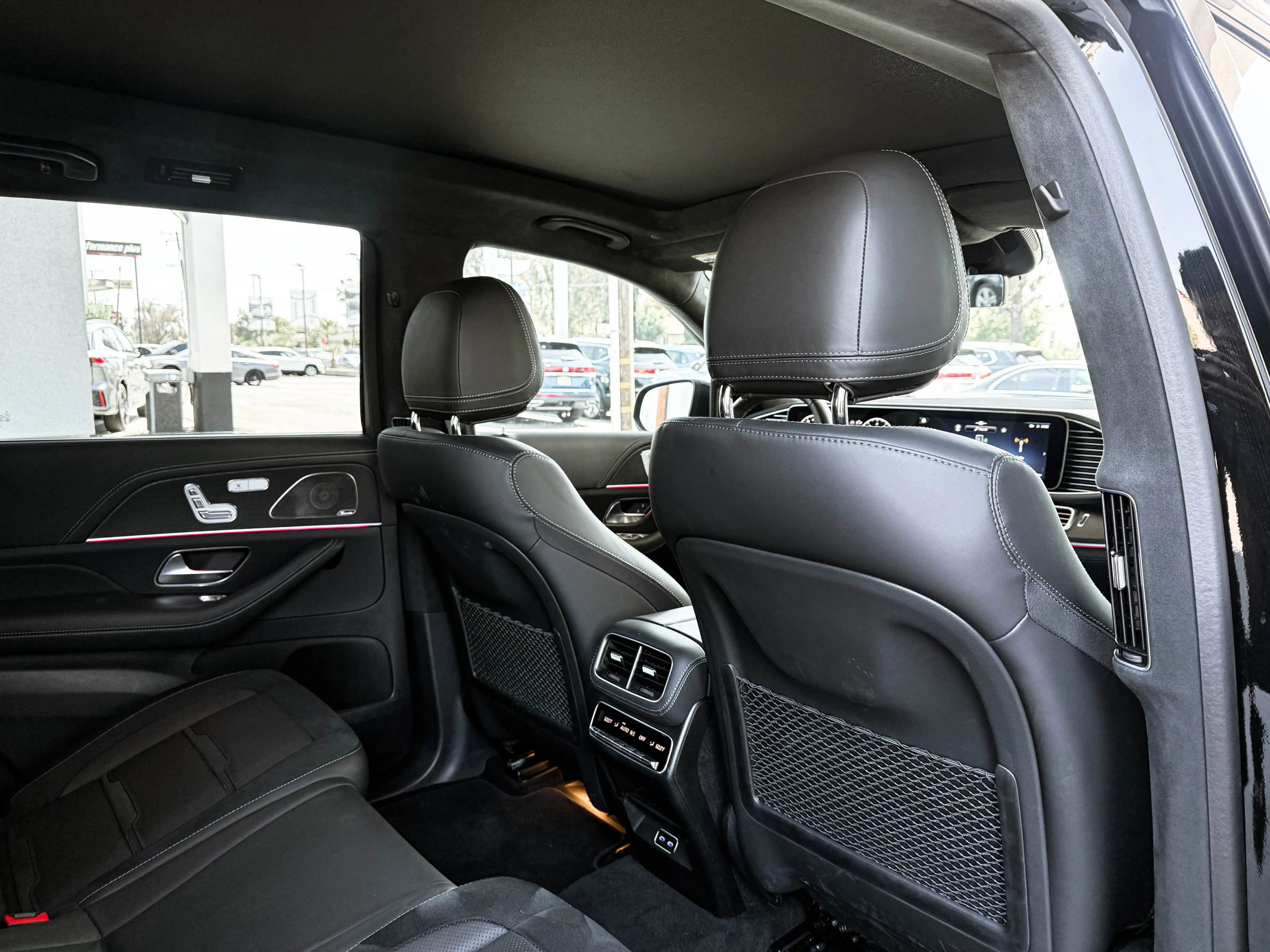 Used 2024 Mercedes-Benz GLS 63 AMG 4MATIC image 30