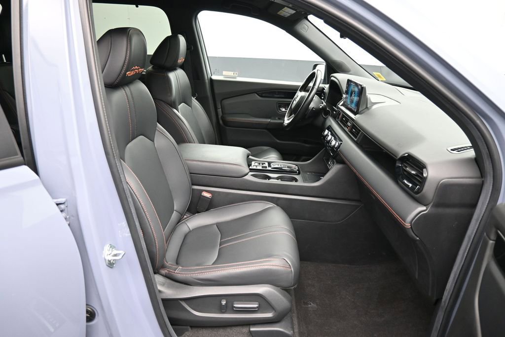 Certified 2024 Honda Pilot TrailSport image 27