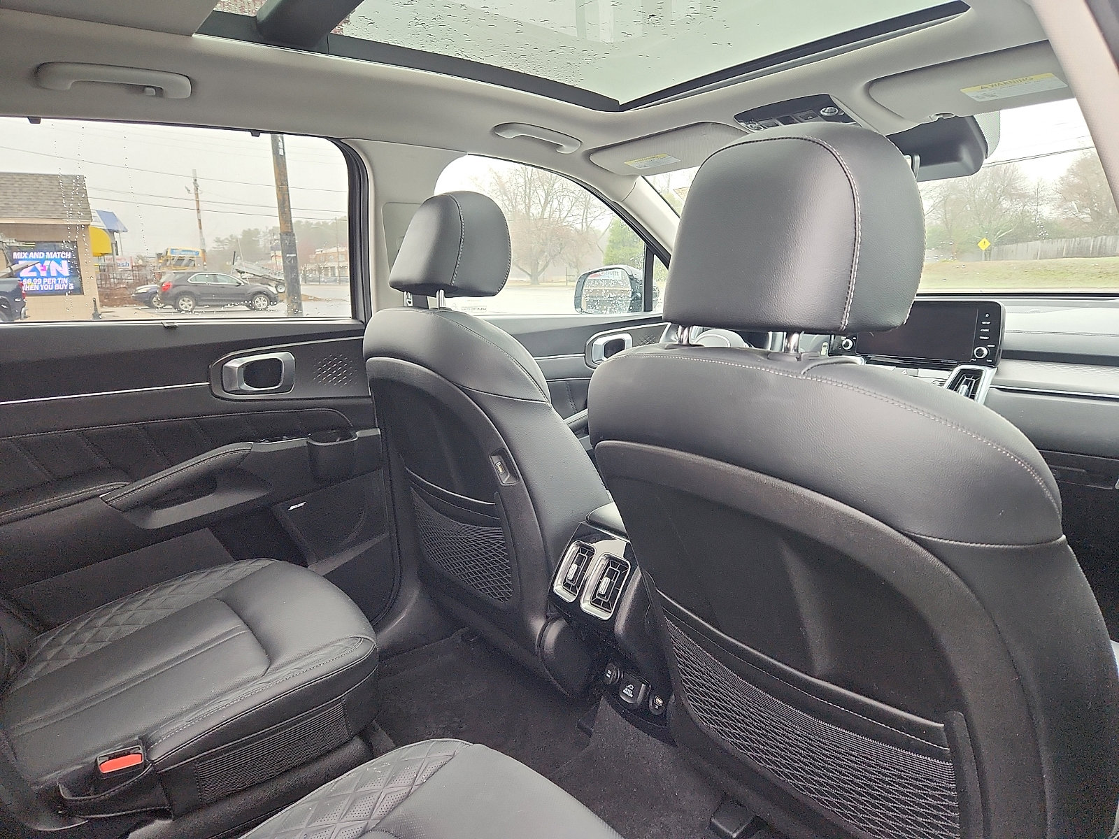 Used 2023 Kia Sorento SX image 30