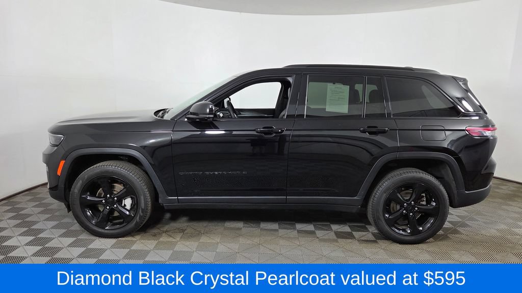 Used 2024 Jeep Grand Cherokee Limited w/ Black Appearance Package AWD/4WD image 5