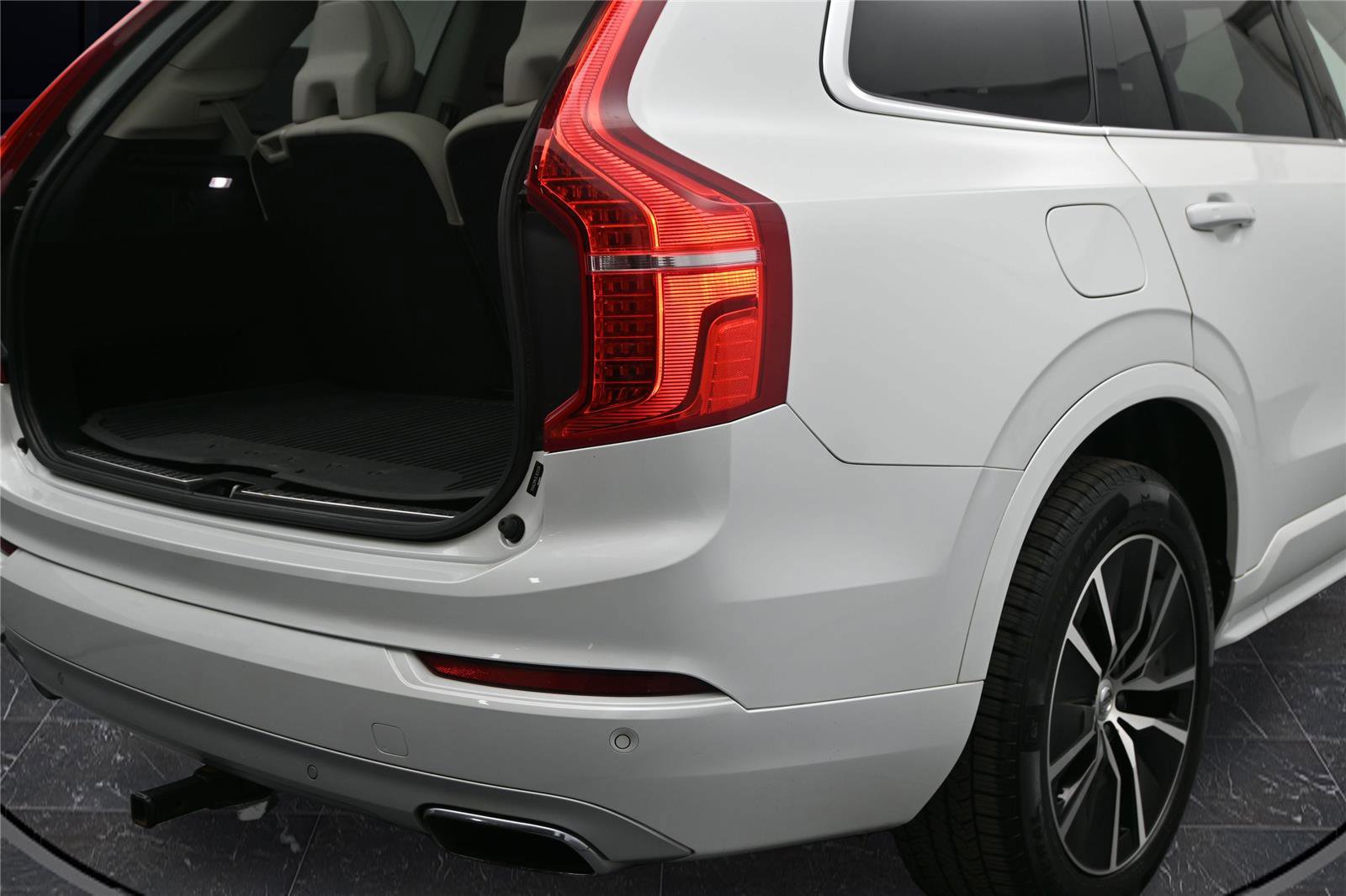 Used 2020 Volvo XC90 T6 Momentum AWD/4WD image 14