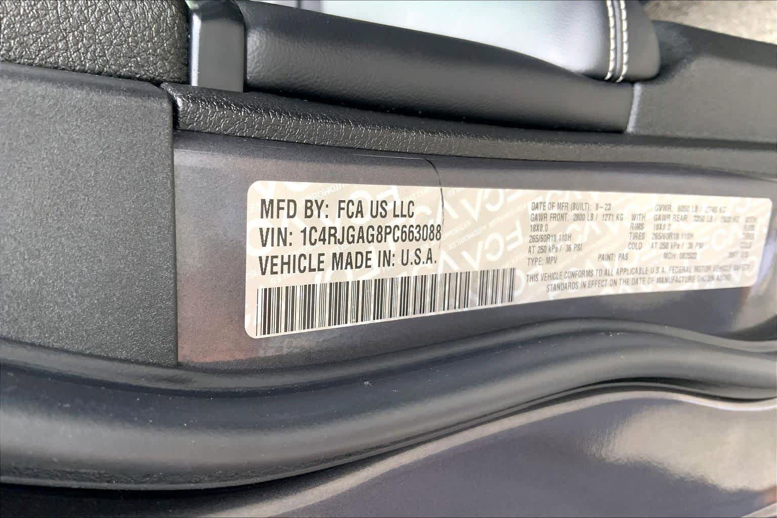Used 2023 Jeep Grand Cherokee Laredo X RWD image 34