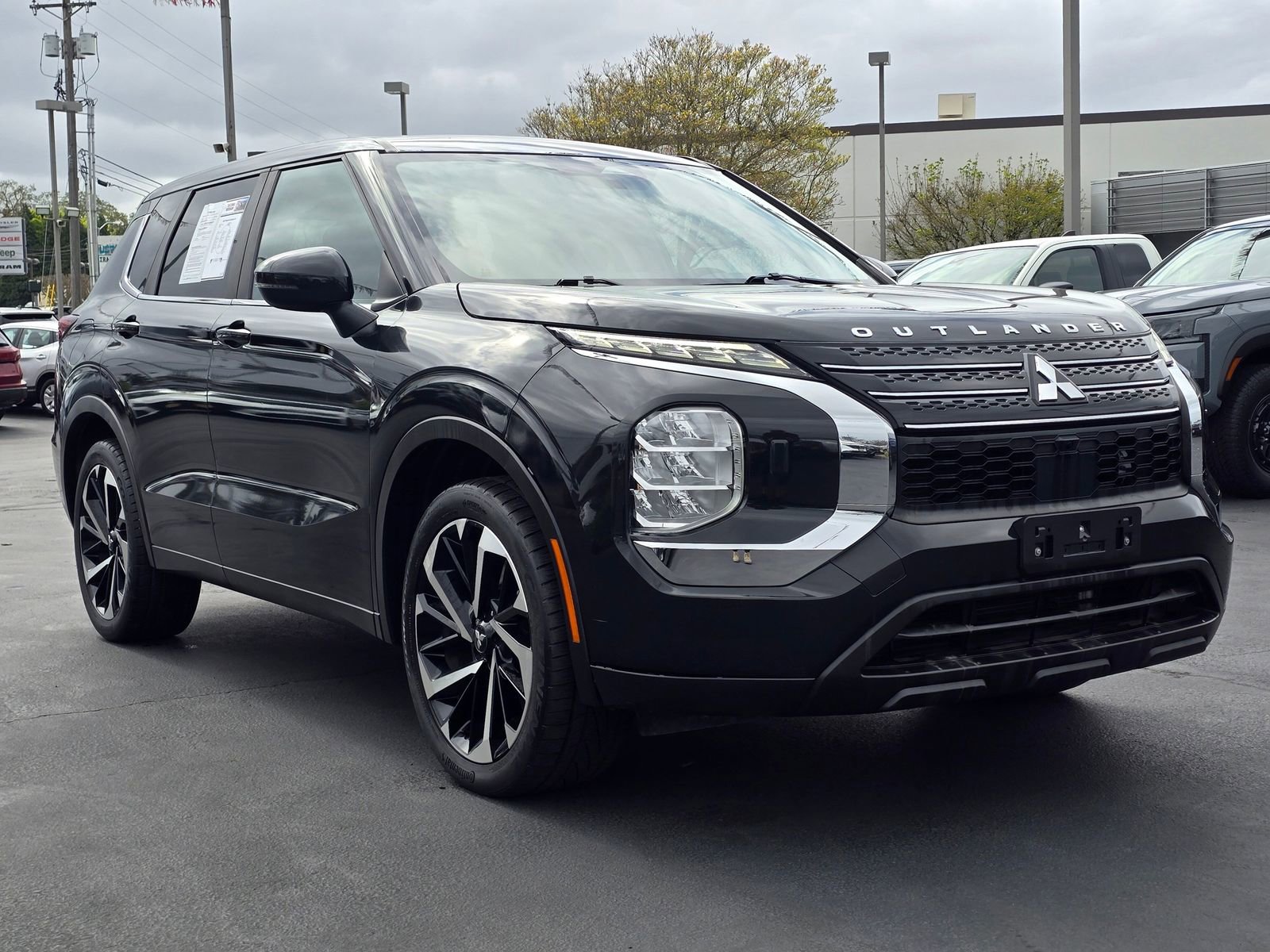 Used 2022 Mitsubishi Outlander ES AWD/4WD image 7