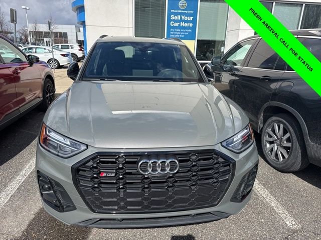 Used 2024 Audi SQ5 Premium Plus w/ Premium Plus Package image 2