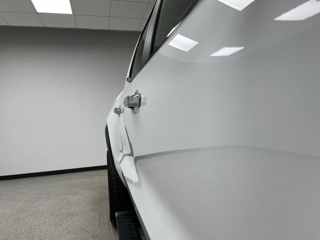 Used 2023 GMC Canyon Denali AWD/4WD image 12