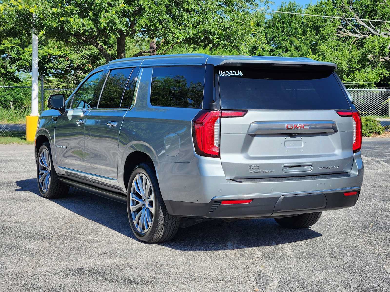 Certified 2024 GMC Yukon XL Denali w/ Denali Reserve Package AWD/4WD image 5