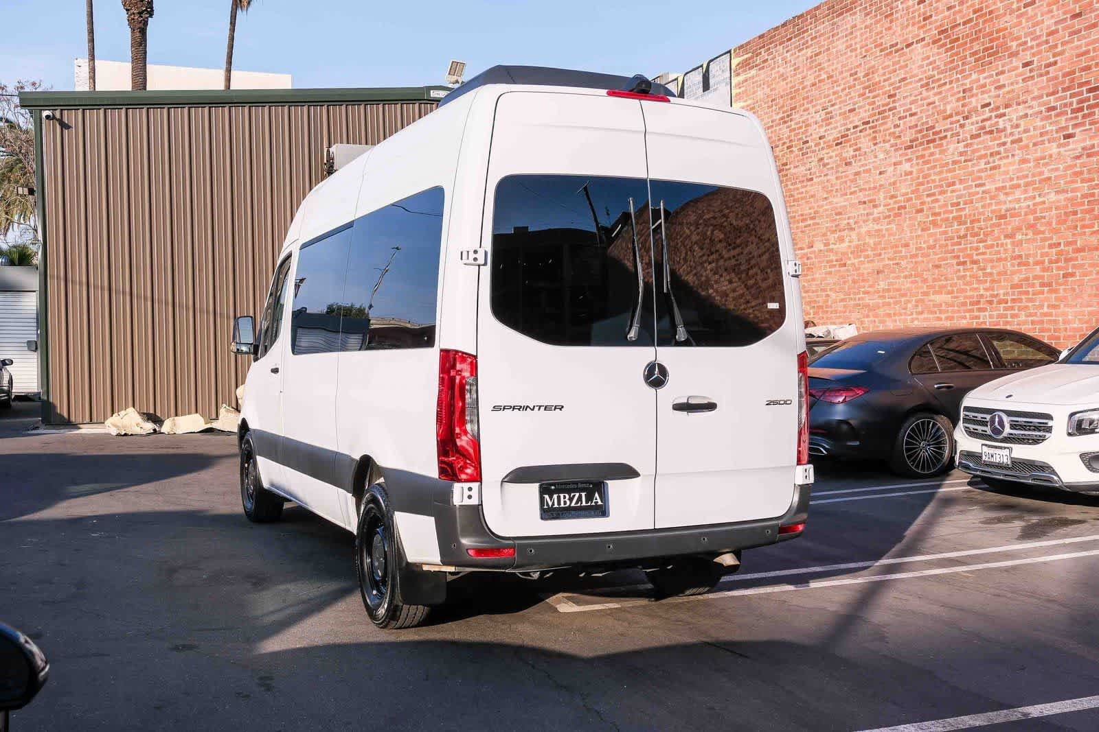 Used 2024 Mercedes-Benz Sprinter 2500 image 3
