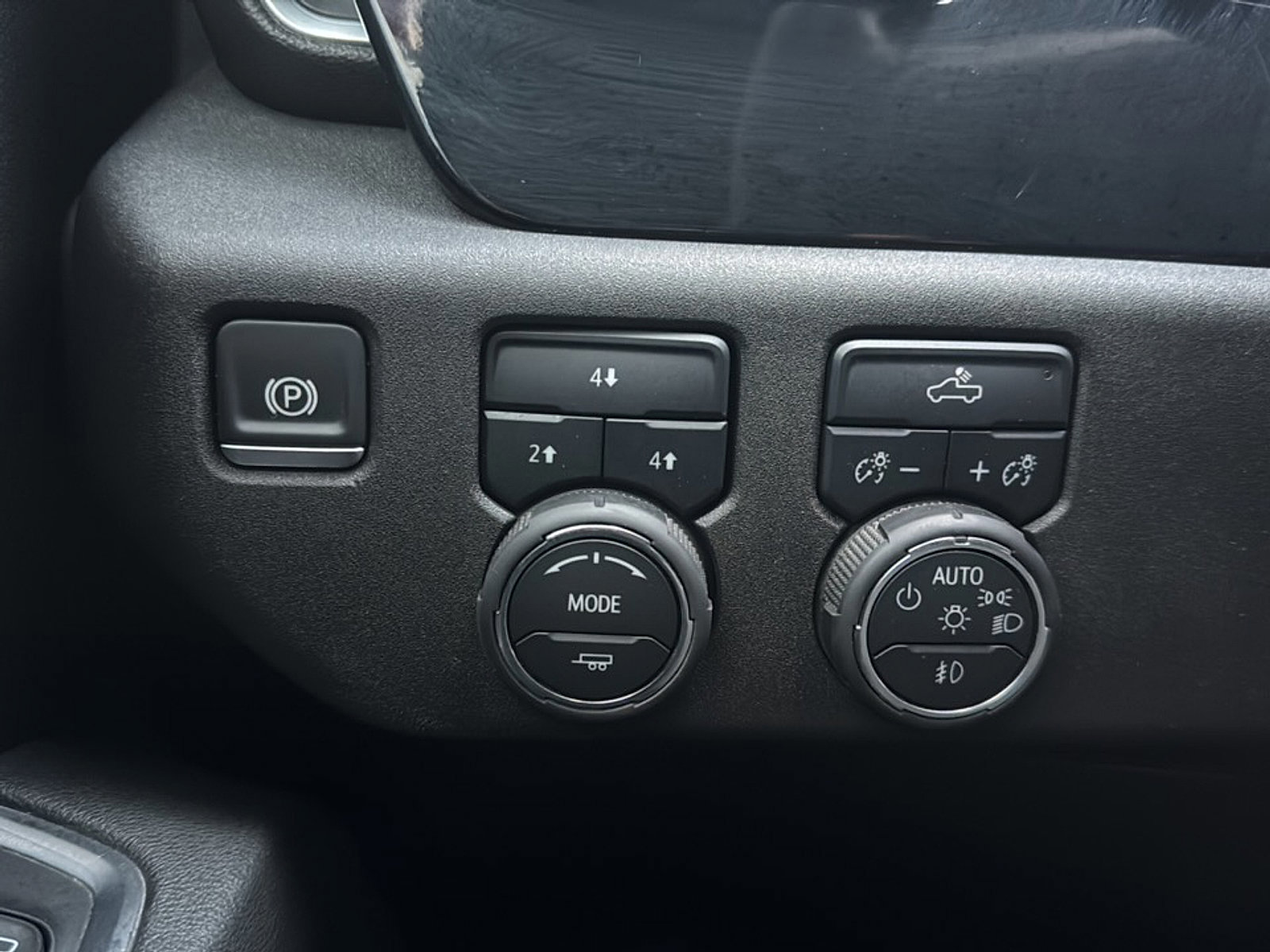 Used 2025 Chevrolet Silverado 2500 LT w/ Convenience Package image 38