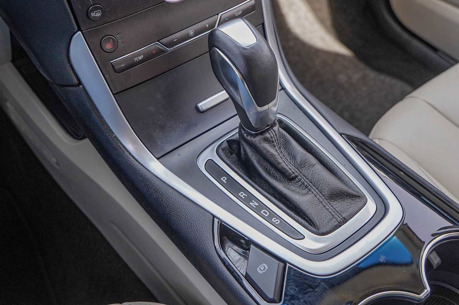 Used 2018 Ford Edge Titanium w/ Technology Package image 21