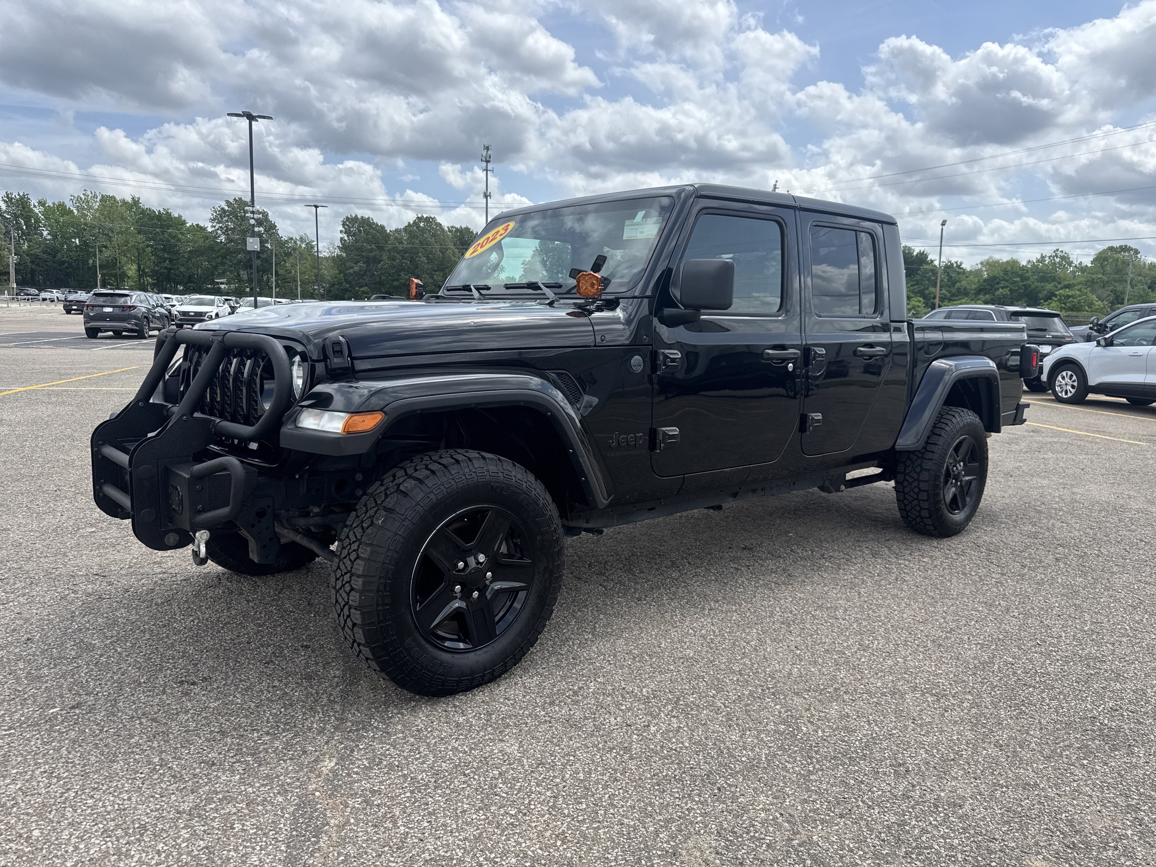 Used 2023 Jeep Gladiator Sport image 1