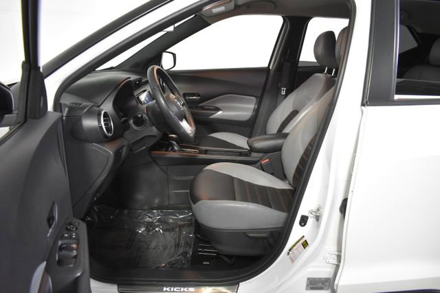 Used 2021 Nissan Kicks SR w/ SR Premium Package FWD image 12