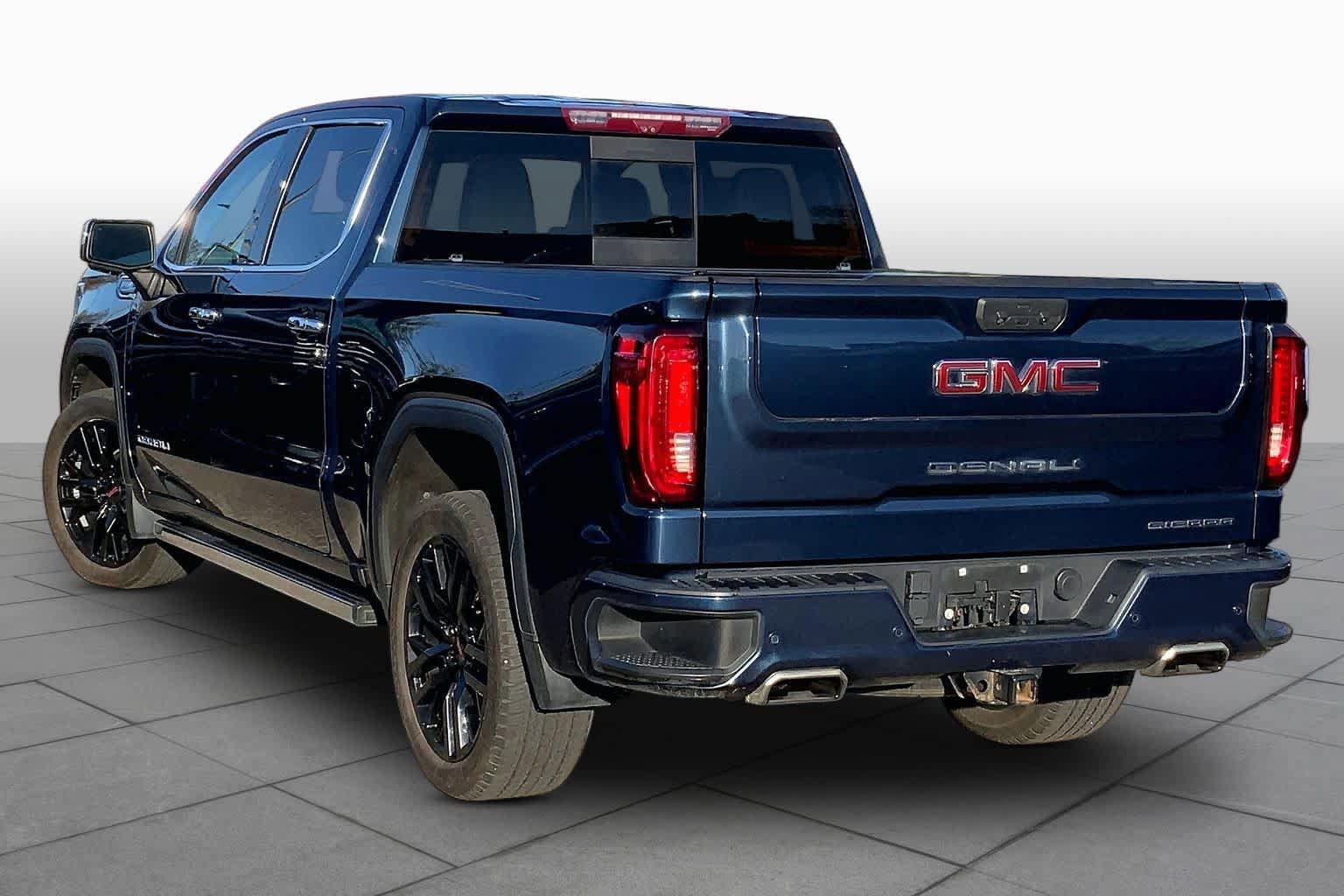 Used 2023 GMC Sierra 1500 Denali w/ Denali Reserve Package AWD/4WD image 10