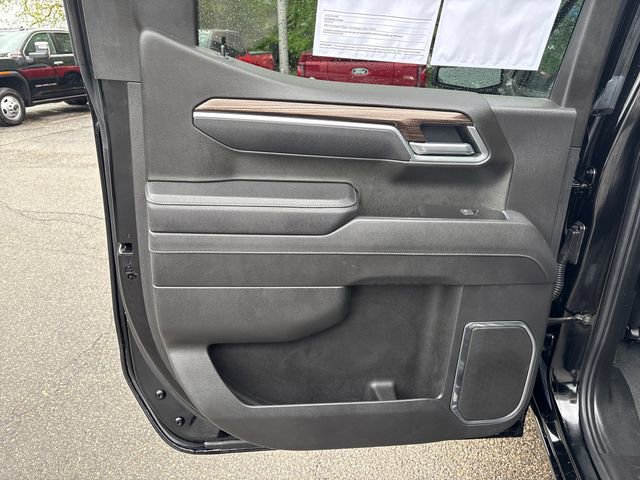 Used 2025 Chevrolet Silverado 1500 LT AWD/4WD image 20
