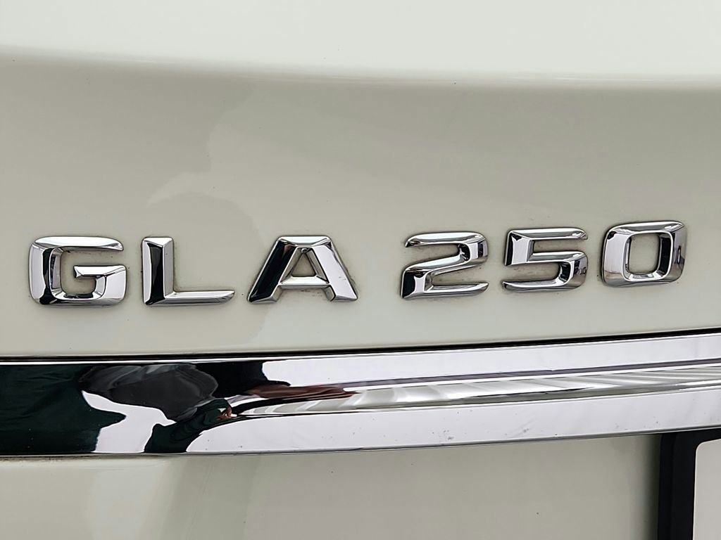 Used 2015 Mercedes-Benz GLA 250 4MATIC image 31