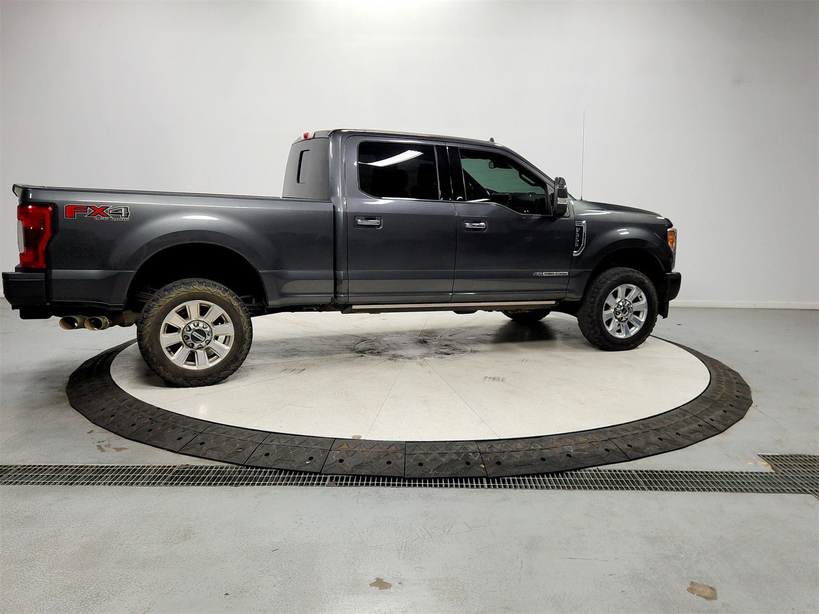 Used 2019 Ford F350 Platinum w/ Platinum Ultimate Package image 8