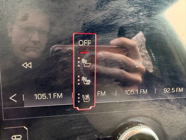 Certified 2025 GMC Yukon Denali image 32