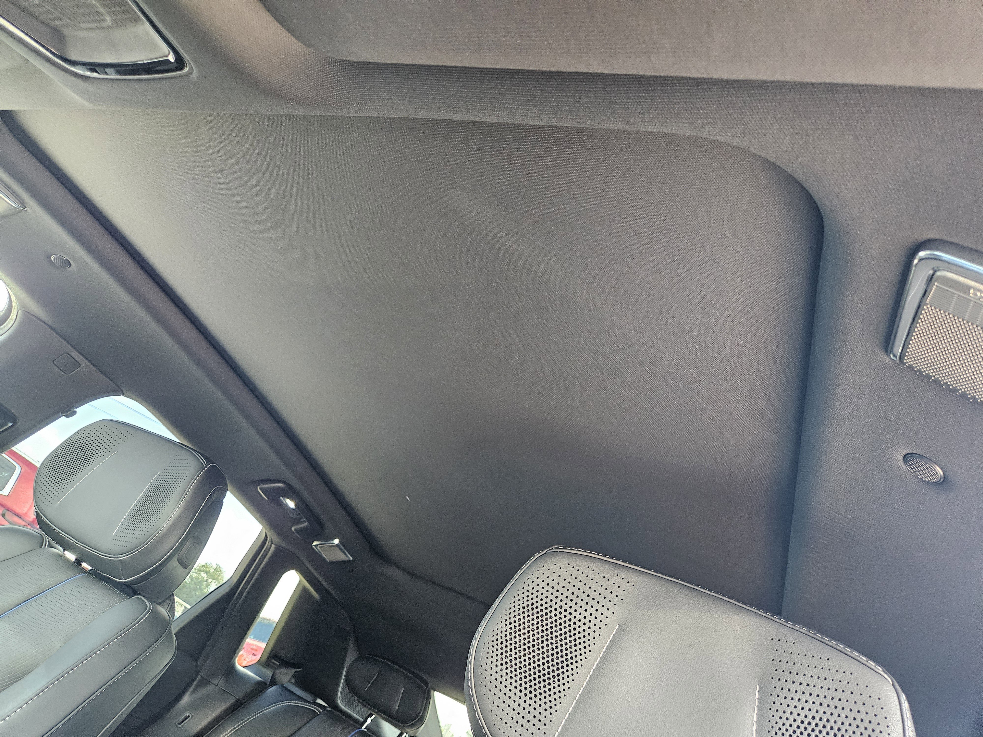 New 2026 Cadillac Lyriq V image 24