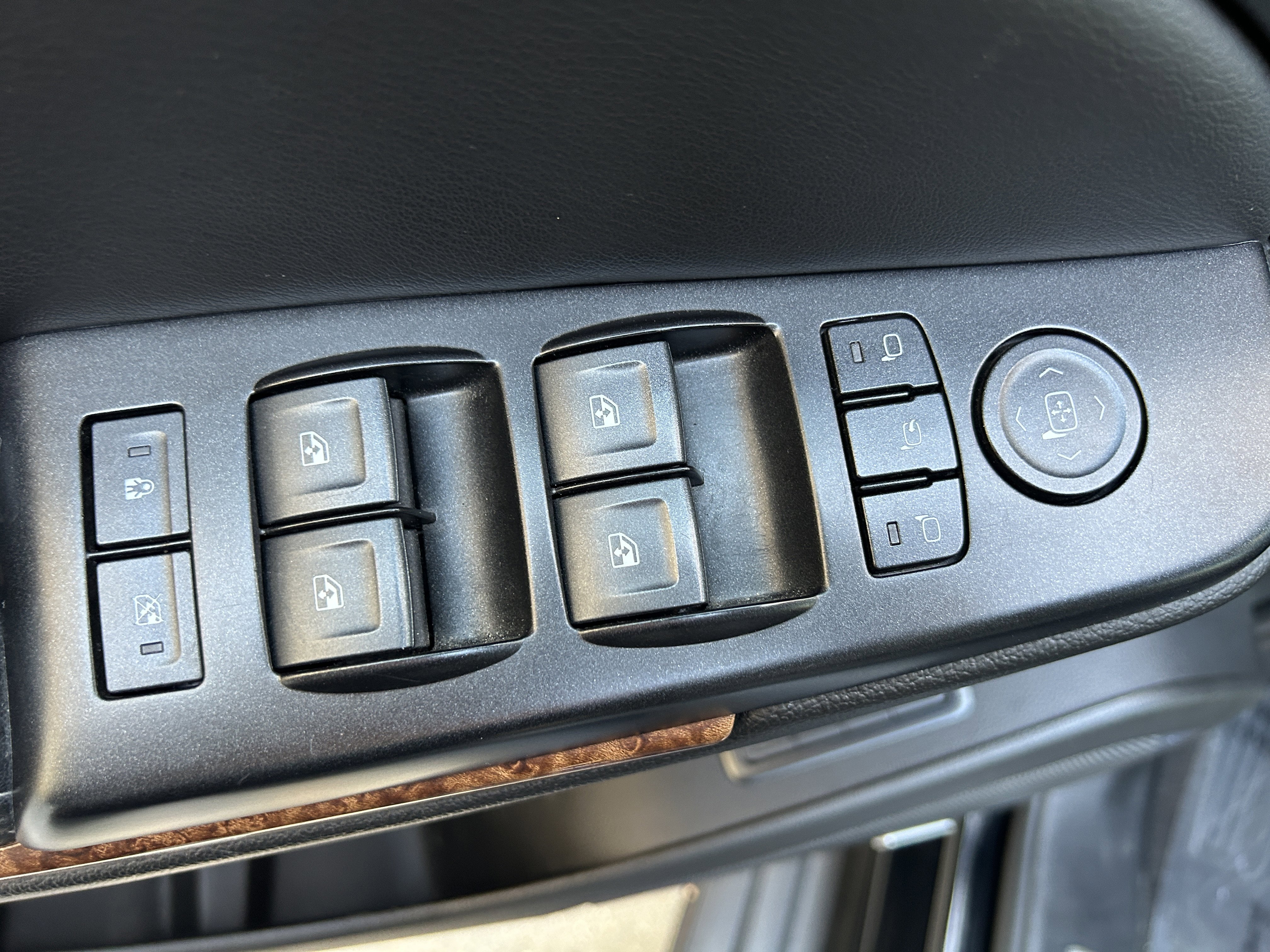 Used 2019 Chevrolet Suburban Premier image 23