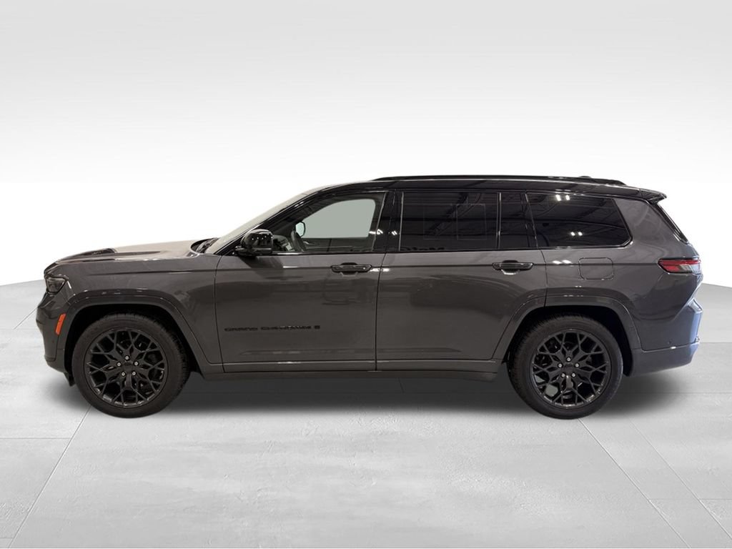 Used 2024 Jeep Grand Cherokee L Summit w/ Advanced Protech Group IV AWD/4WD image 2