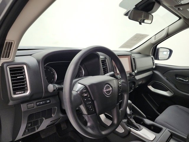 Used 2024 Nissan Frontier SV image 45