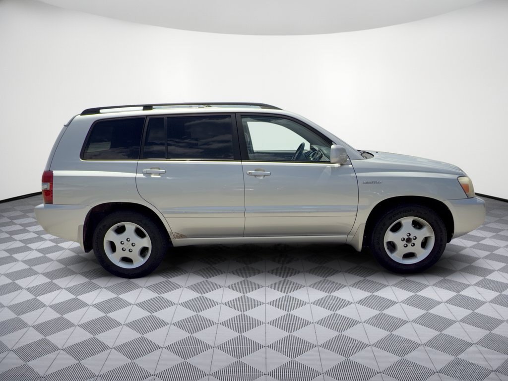 Used 2004 Toyota Highlander Limited w/ Towing Prep Pkg FWD image 8