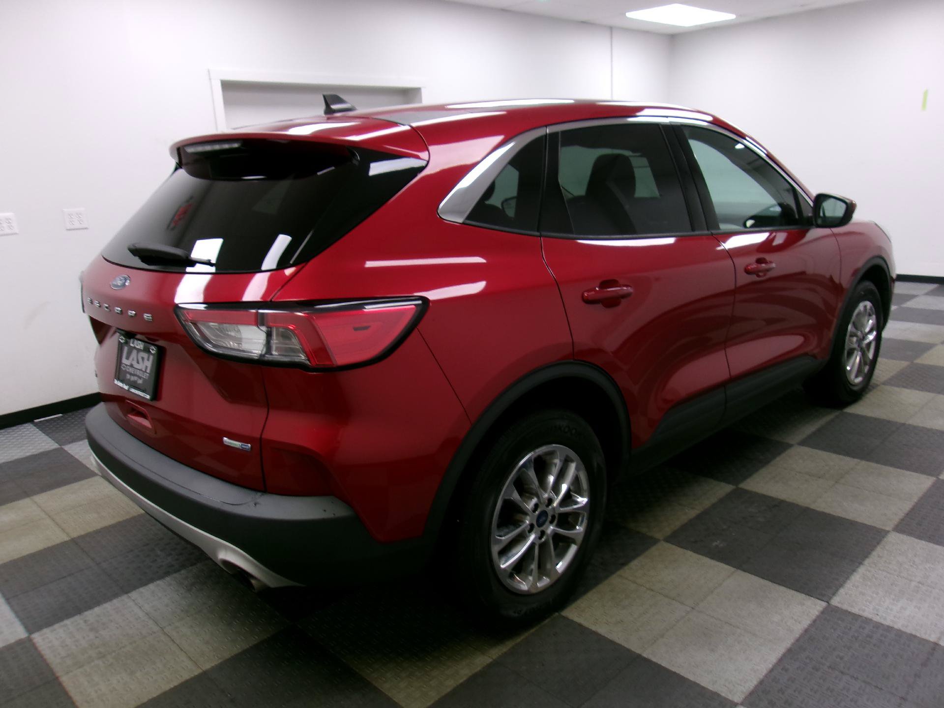 Used 2020 Ford Escape SE AWD/4WD image 6