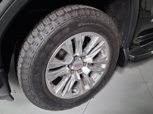 Certified 2022 GMC Sierra 1500 Denali w/ Driver Alert Package II AWD/4WD image 9
