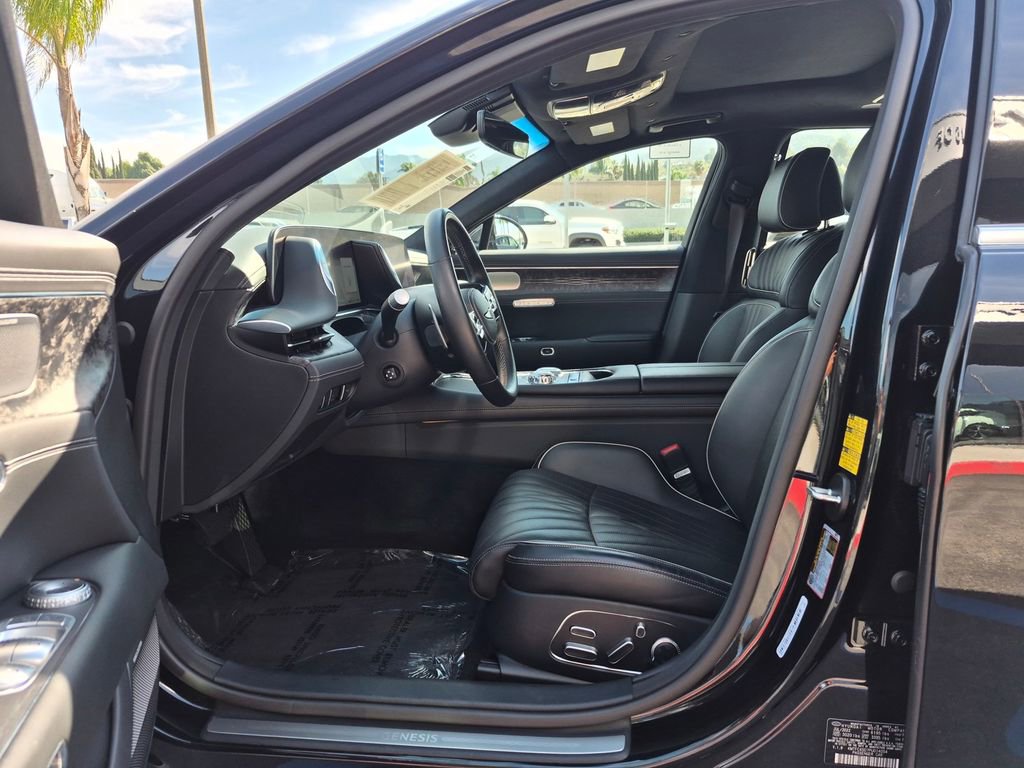 Used 2023 Genesis G90 3.5T image 13
