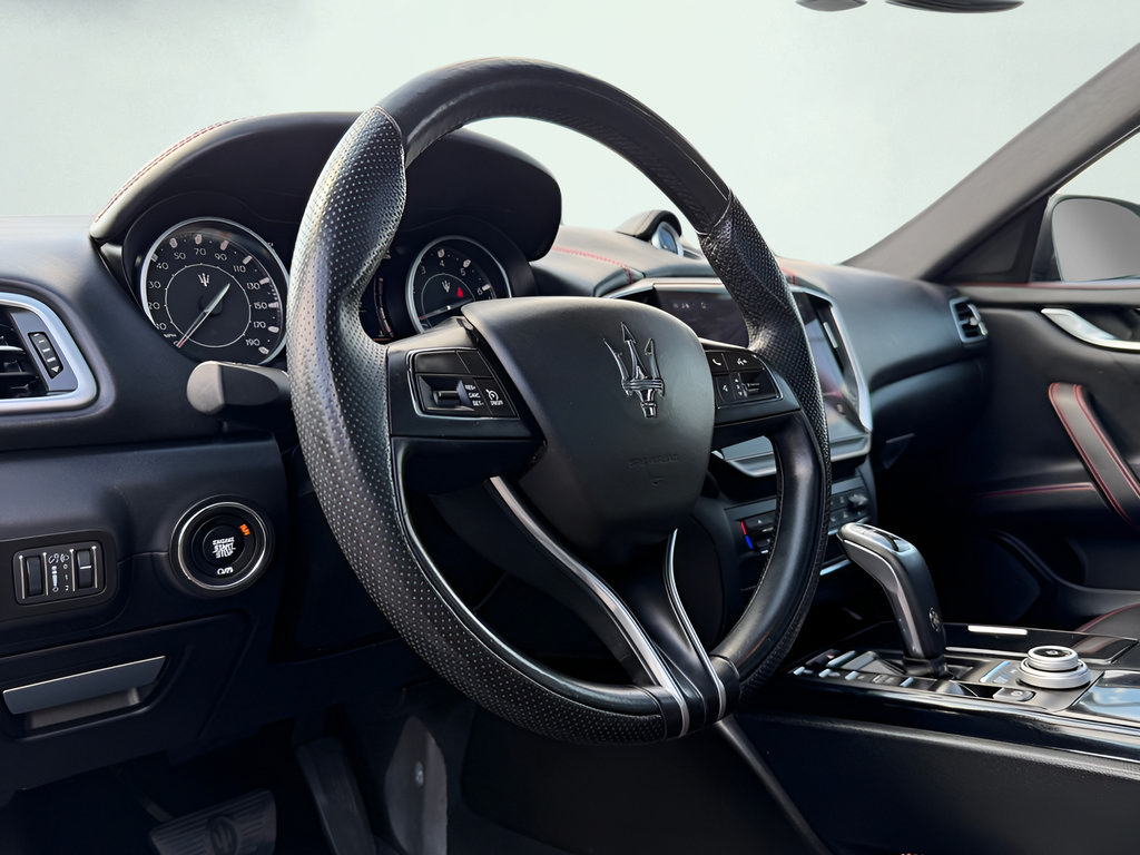 Used 2021 Maserati Ghibli RWD image 34