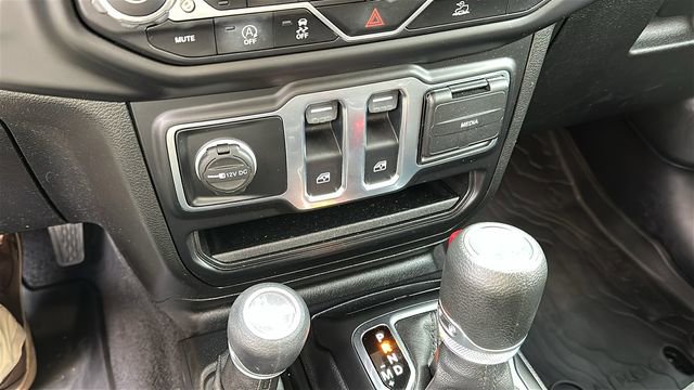 Certified 2021 Jeep Wrangler Islander image 18