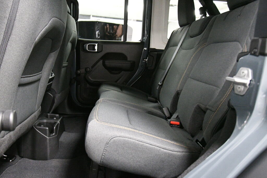 Used 2024 Jeep Wrangler Sport image 20