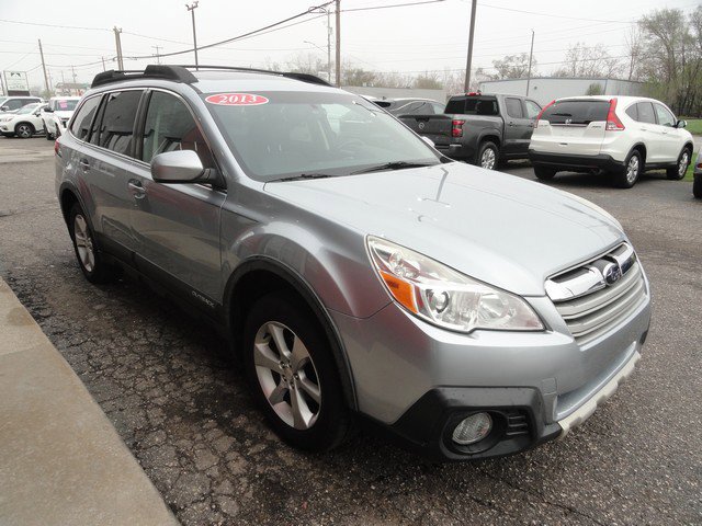 Used 2013 Subaru Outback 2.5i Limited AWD/4WD image 4