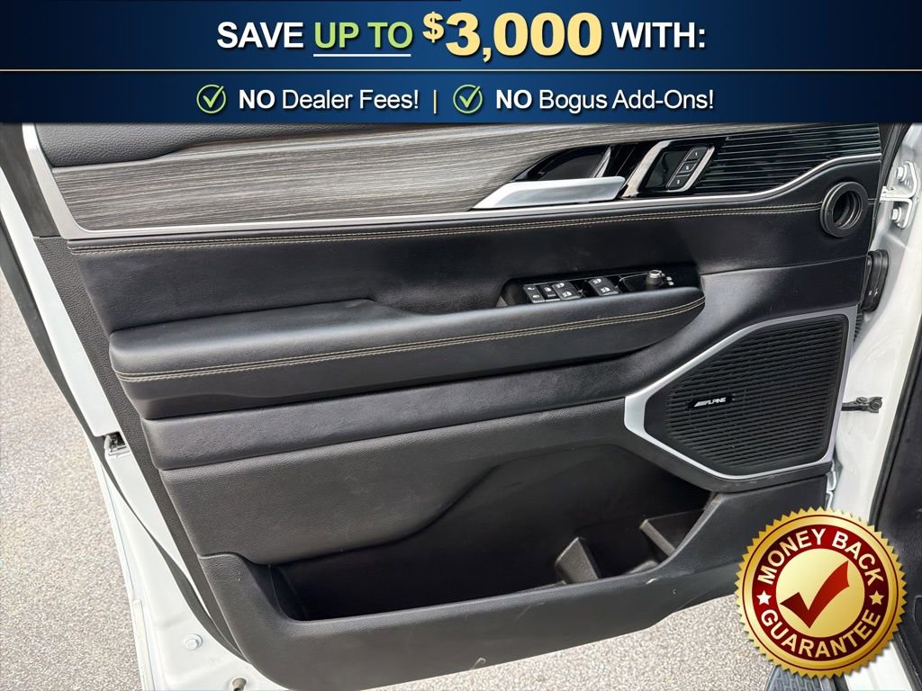 Used 2024 Jeep Wagoneer Series III image 17