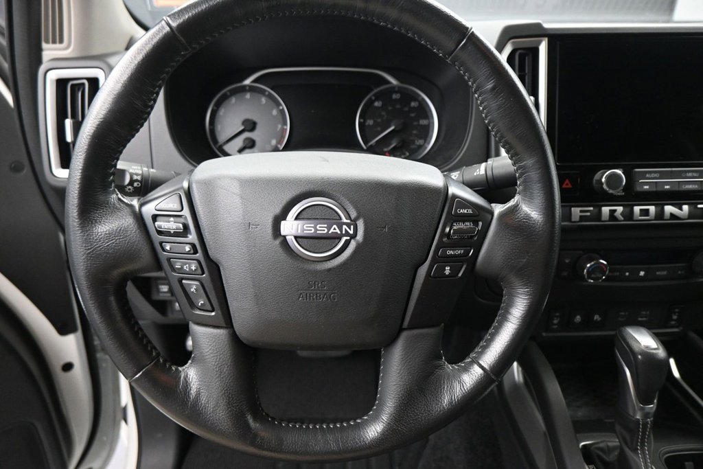 Used 2025 Nissan Frontier SV w/ SV Convenience Package RWD image 11