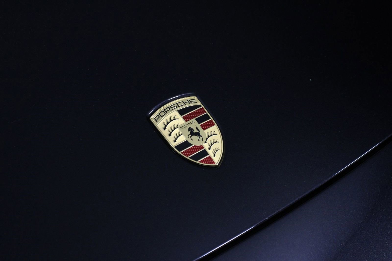 Certified 2025 Porsche Macan 4S Electric image 27