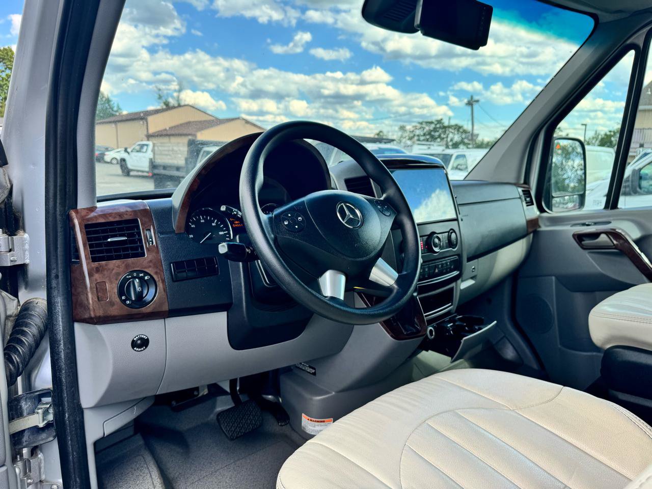 Used 2015 Mercedes-Benz Sprinter 3500 image 14