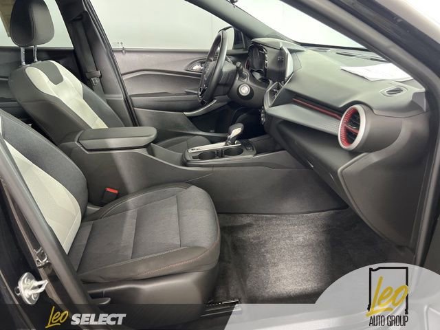 Used 2024 Chevrolet Trax RS image 12