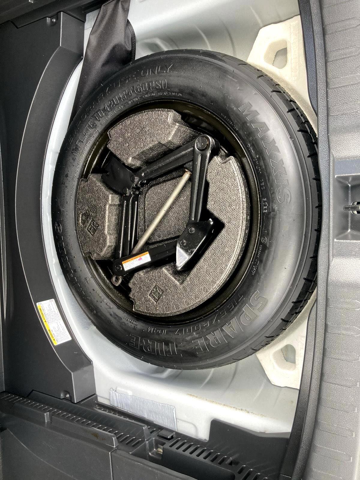 Used 2024 Toyota RAV4 LE image 28