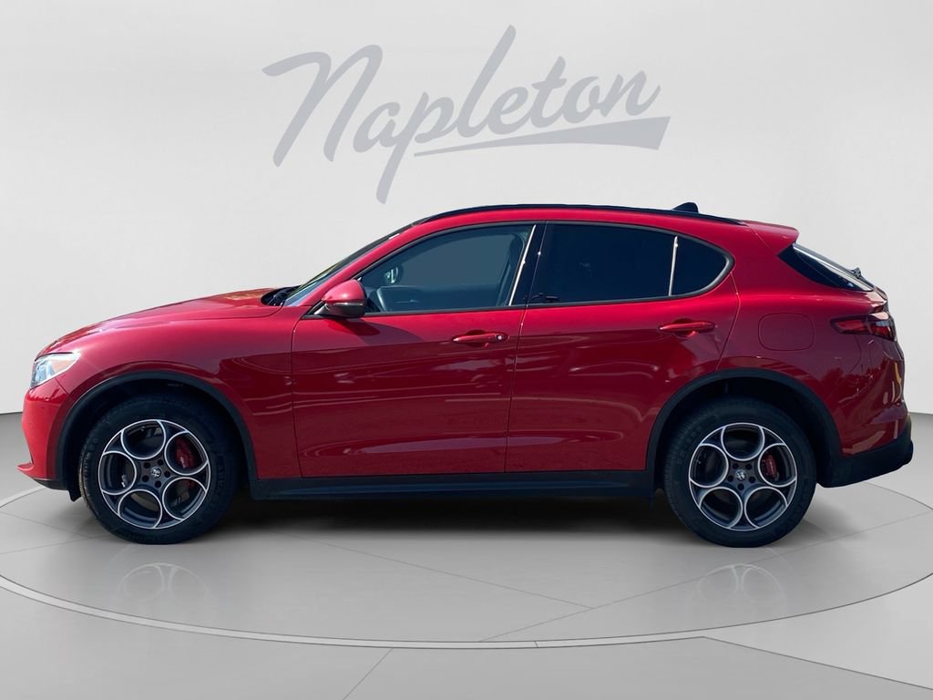 Used 2023 Alfa Romeo Stelvio Sprint RWD image 2
