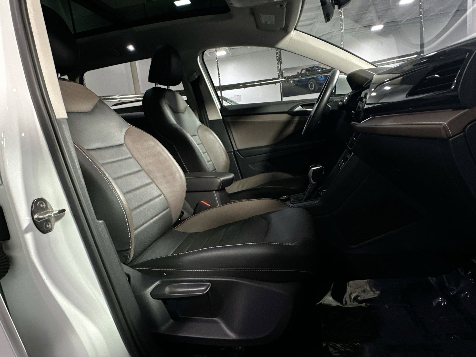 Used 2022 Volkswagen Taos SEL image 38