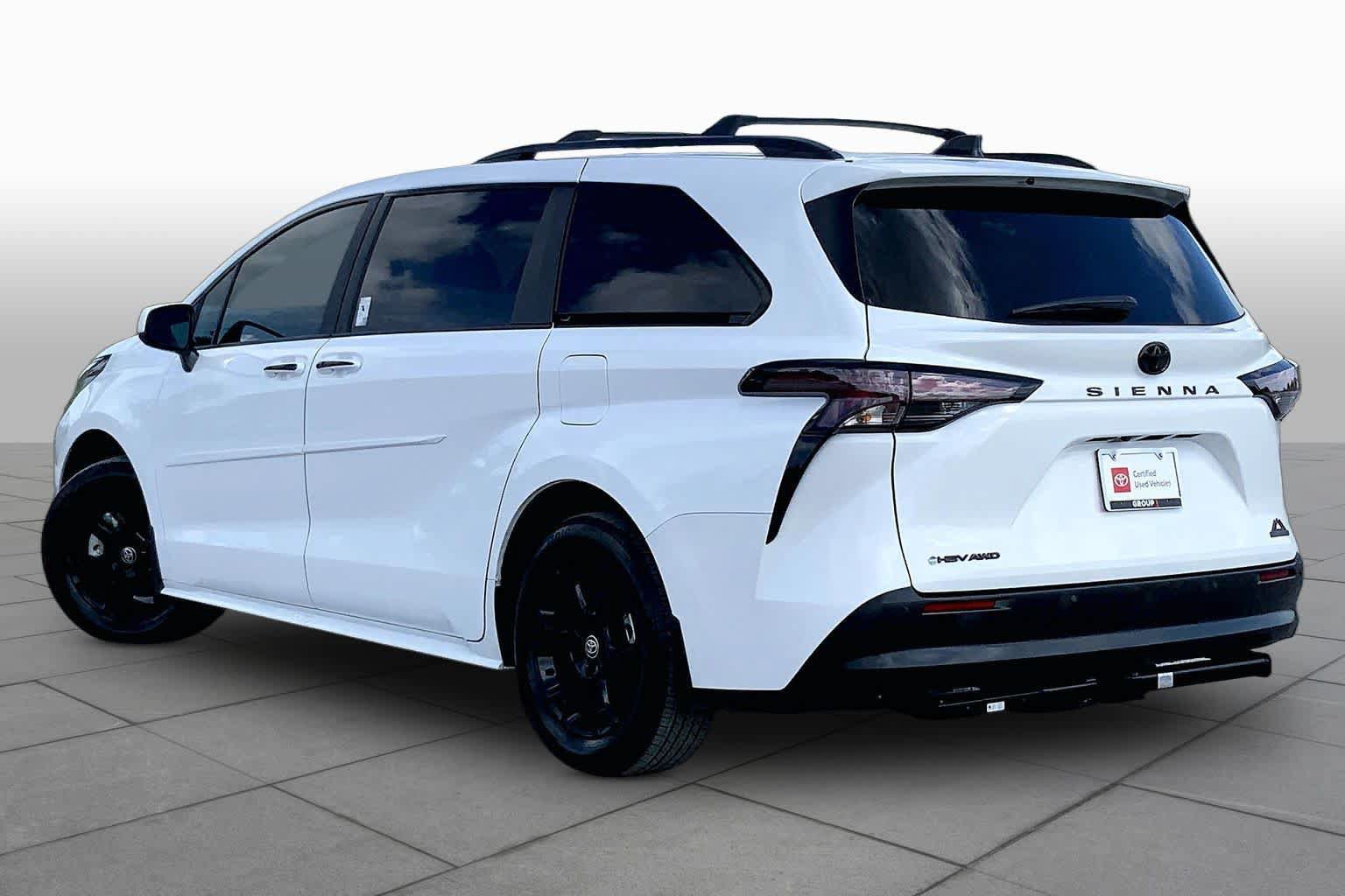 Certified 2026 Toyota Sienna XLE Woodland Edition AWD/4WD image 12