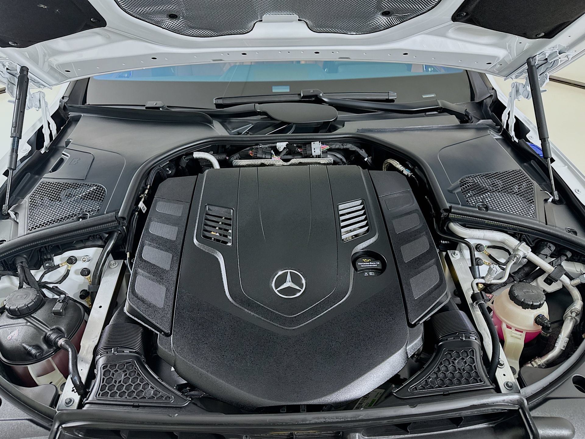 New 2026 Mercedes-Benz S 580 4MATIC Sedan image 32