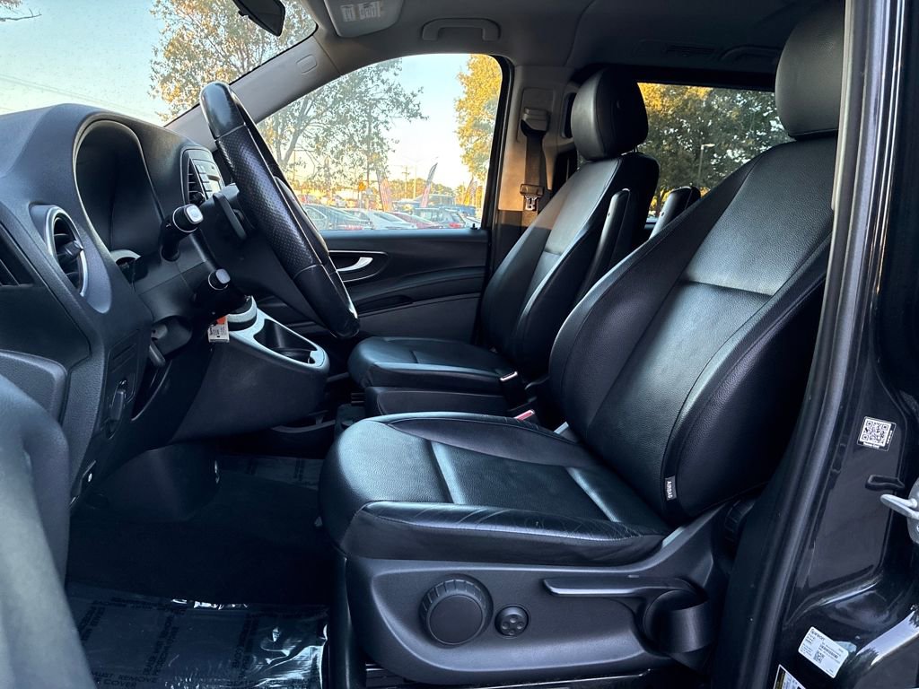 Used 2018 Mercedes-Benz Metris Passenger image 9