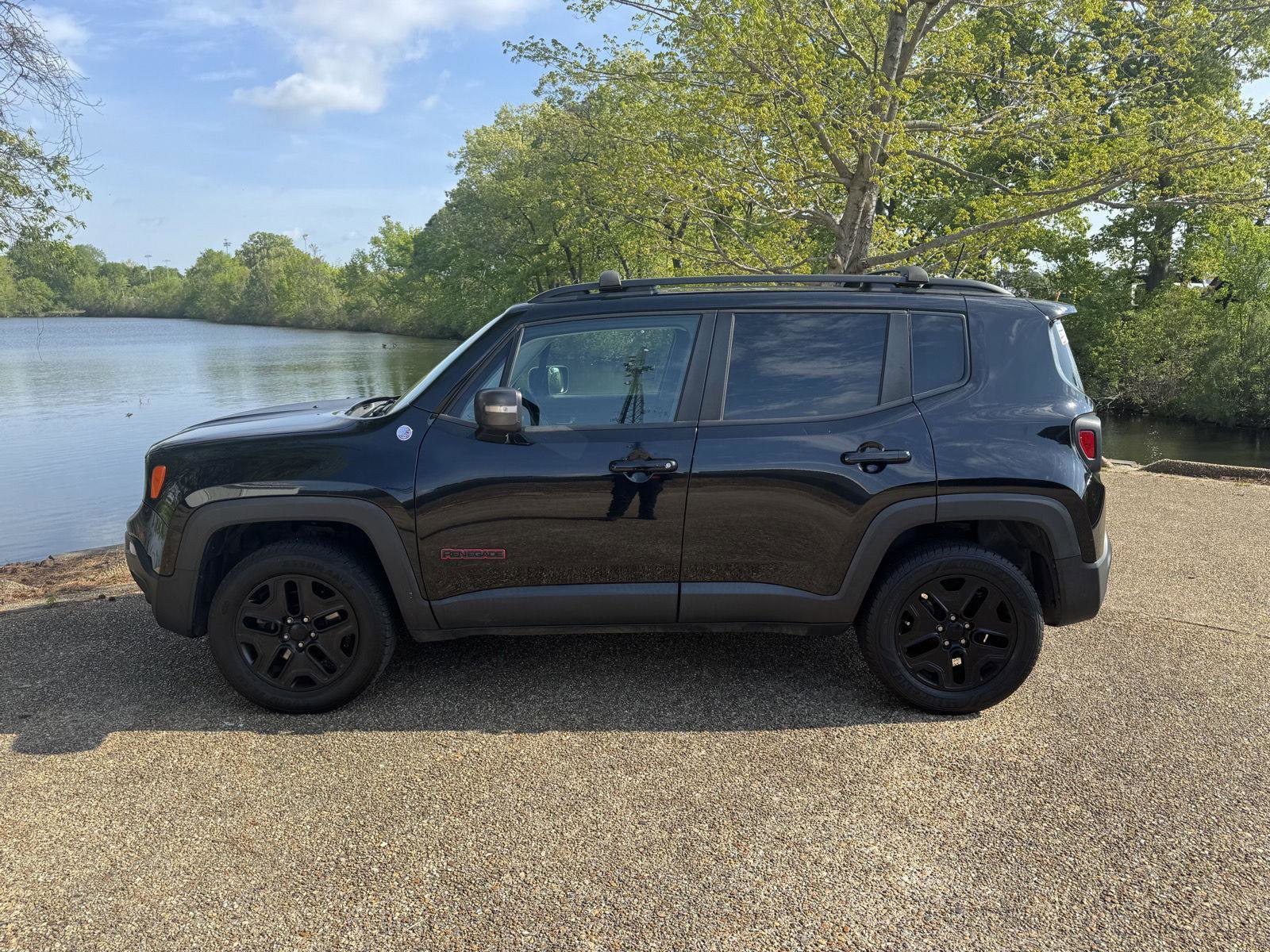 Used 2018 Jeep Renegade Trailhawk AWD/4WD image 10