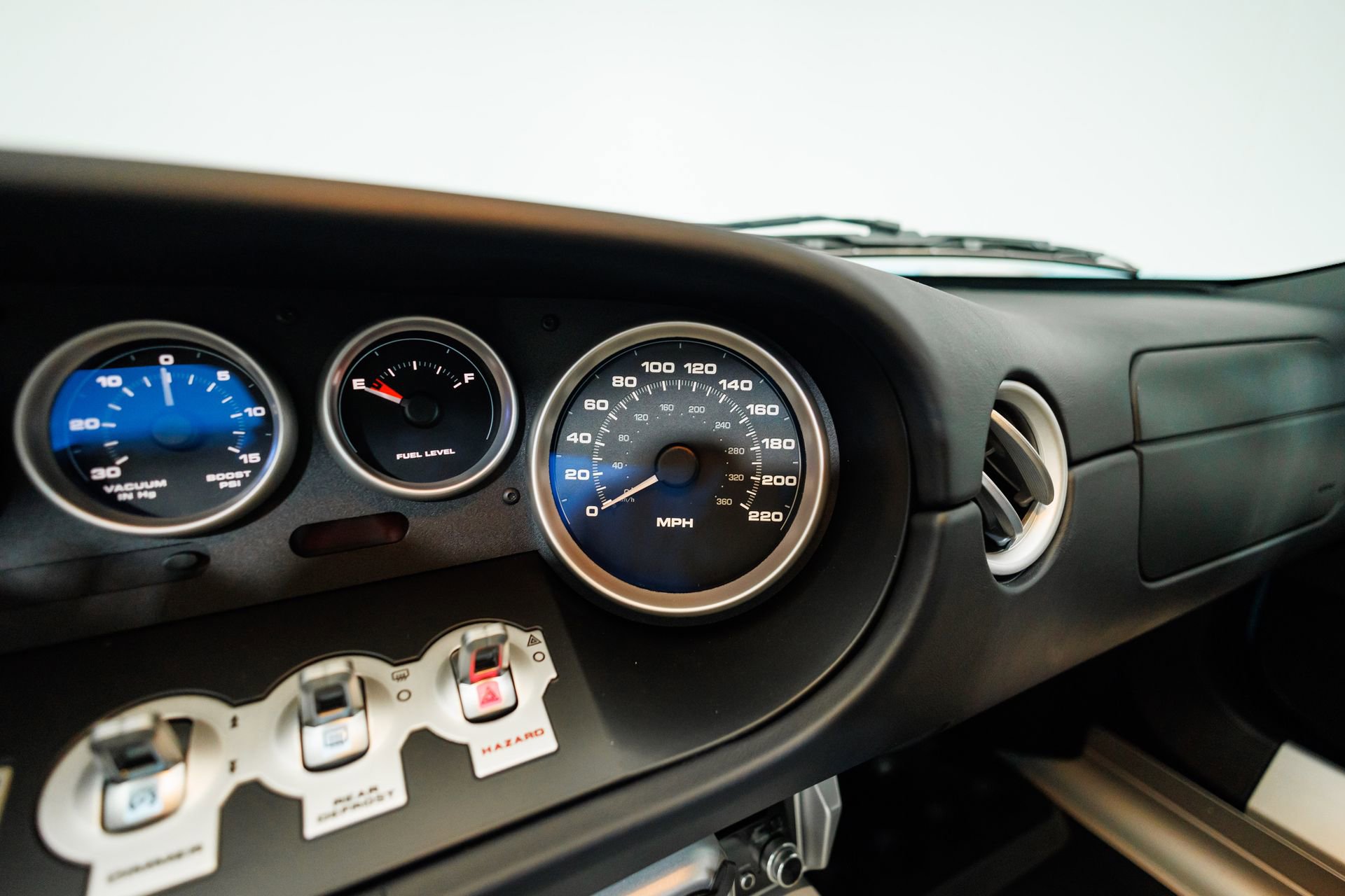 Used 2006 Ford GT RWD image 69