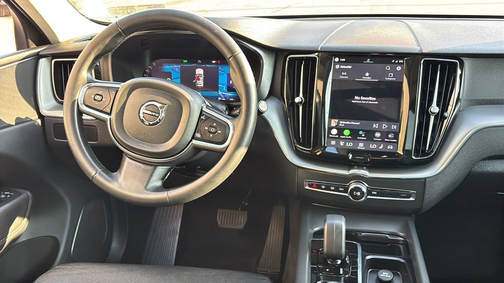 Used 2024 Volvo XC60 B5 Core w/ Climate Package AWD/4WD image 7