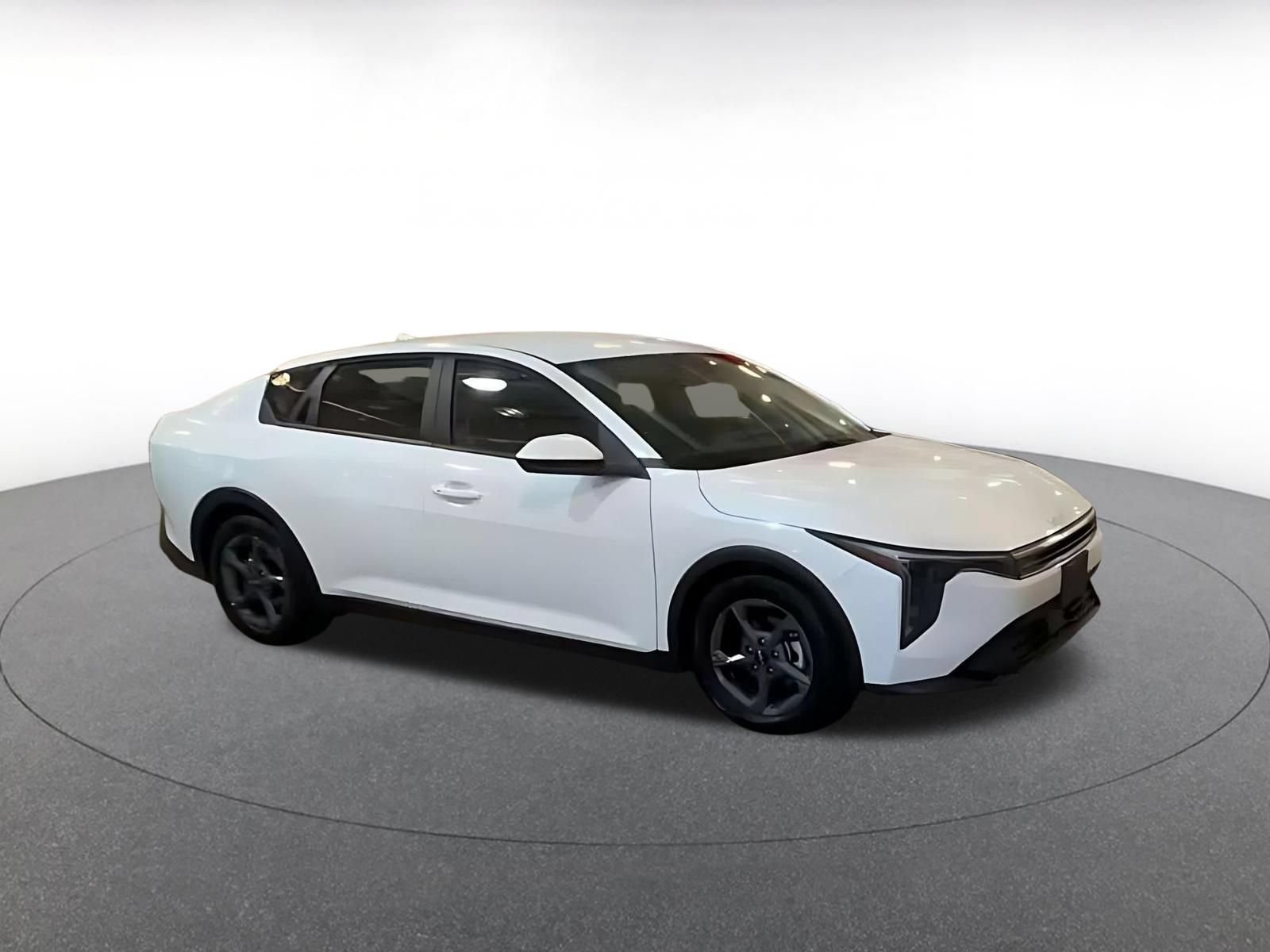 Used 2026 Kia K4 FWD image 2