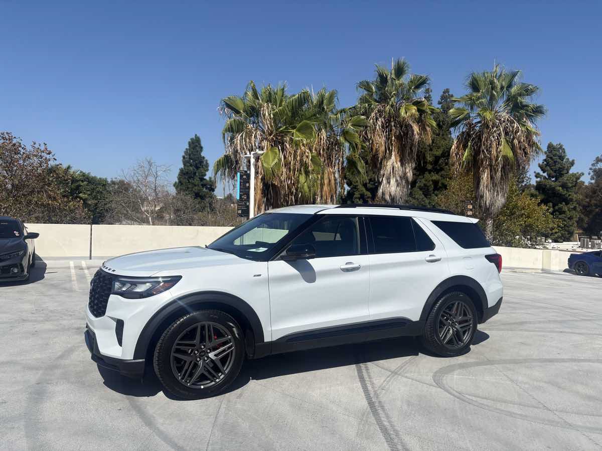 Used 2026 Ford Explorer ST-Line w/ ST-Line Street Pack RWD image 10