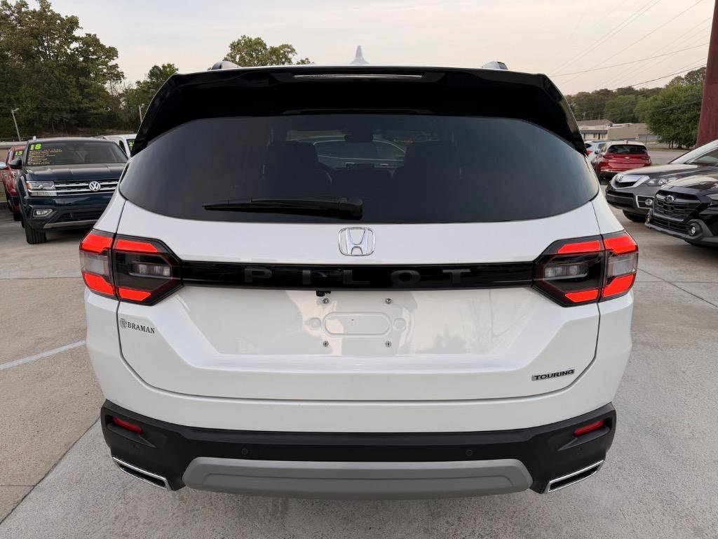 Used 2025 Honda Pilot Touring image 19