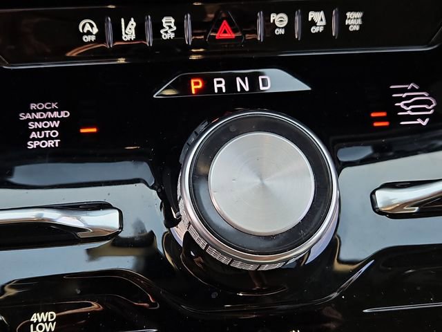 Used 2023 Jeep Wagoneer Series III w/ Convenience Group I image 16